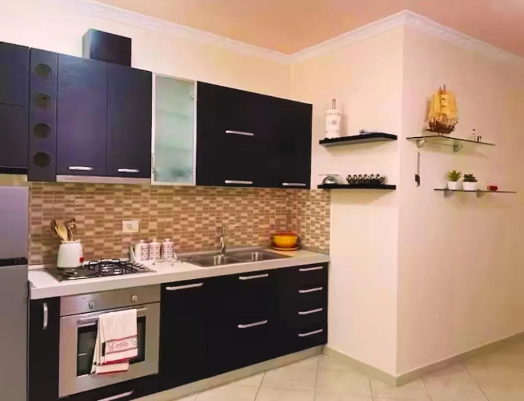 Seaside Stay-Private Parking-Prime Location Avlonya